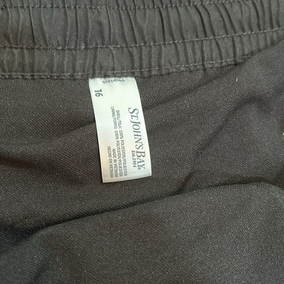 ST.JOHN BAY SWIM SHORT WOMEN SIZE 16 BLACK  NEW - Picture 6 of 9